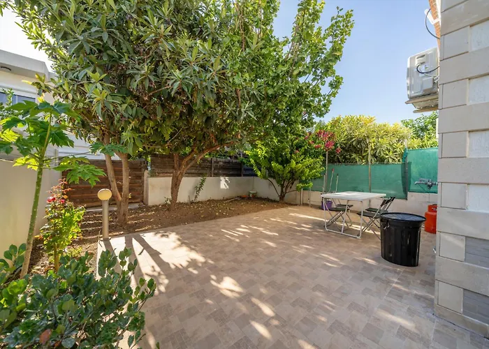 2 Bedroom House Near The Beach